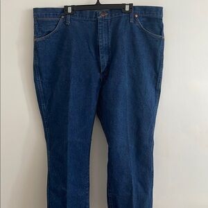 Wrangler Relaxed Fit Blue Jeans with Classic Denim Style